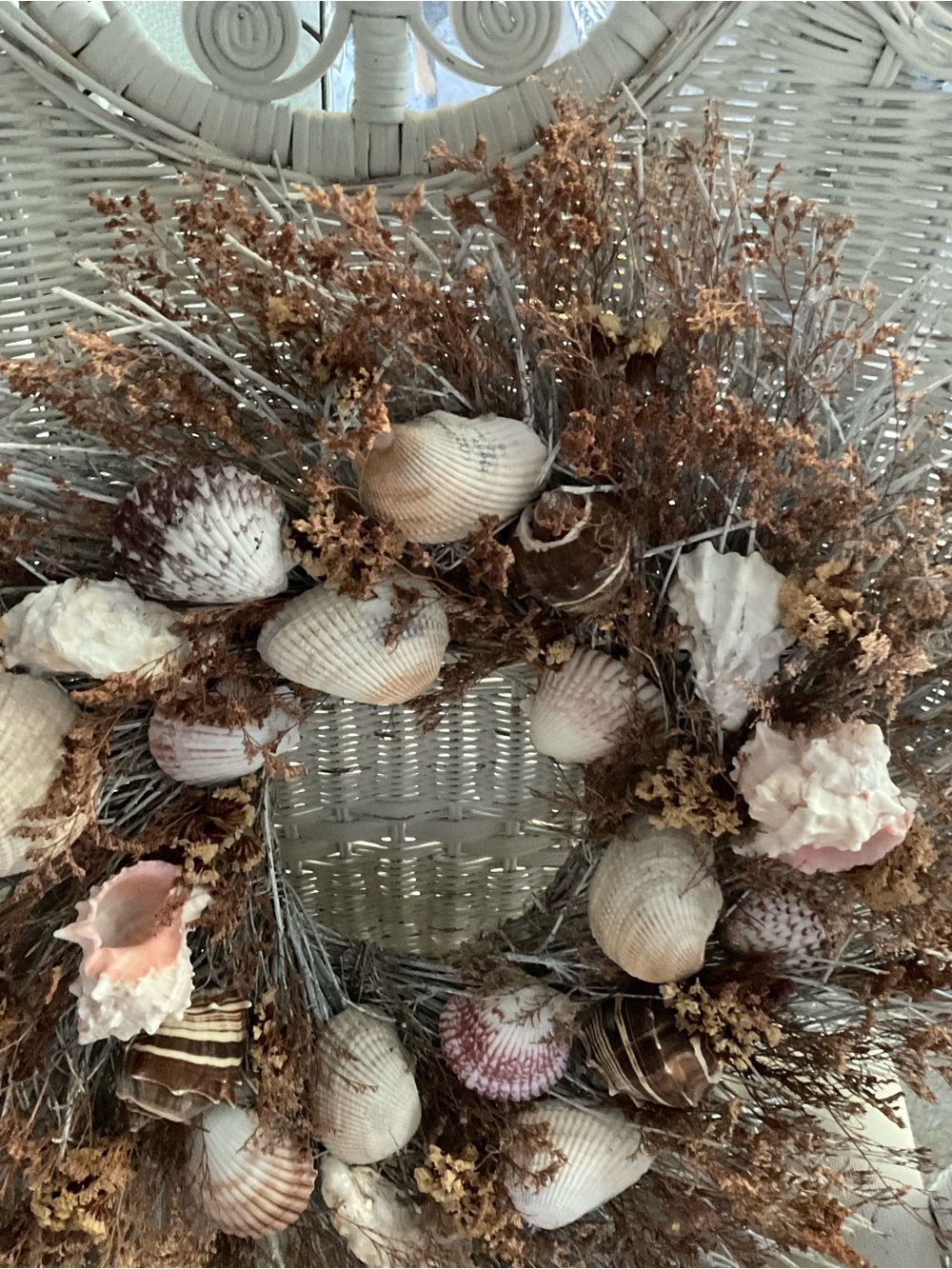 Seashell  Wreath – Pink & Natural Festive Home Accent - Picture 5 of 5